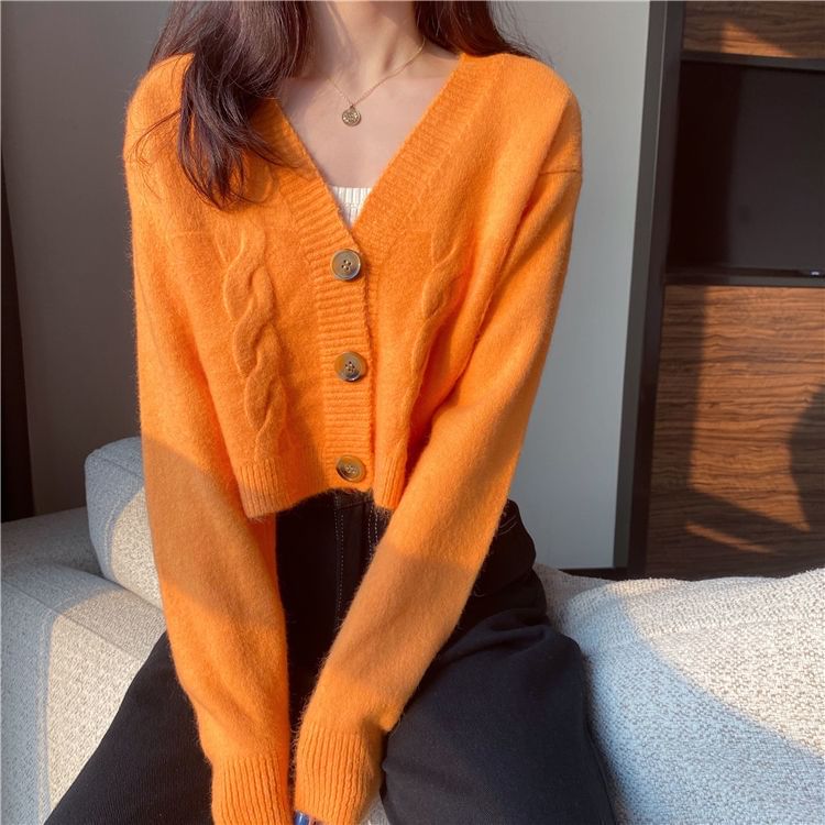 Cable Knit Cropped V-Neck Cardigan
