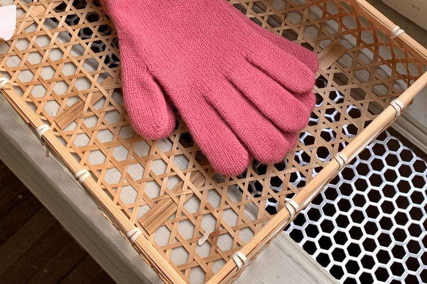 Knit Heart Buttoned Gloves
