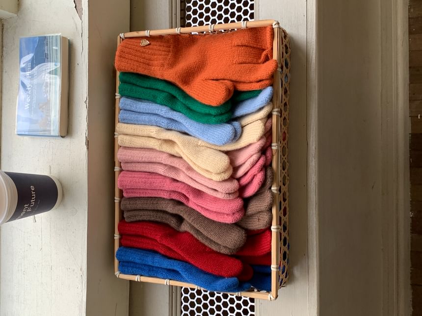 Knit Heart Buttoned Gloves