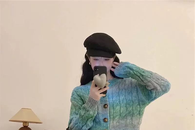 Gradient Button Crop Round Neck Cardigan