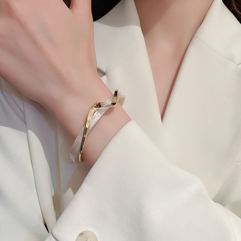 Print Twisted Open Bangle / Leopard