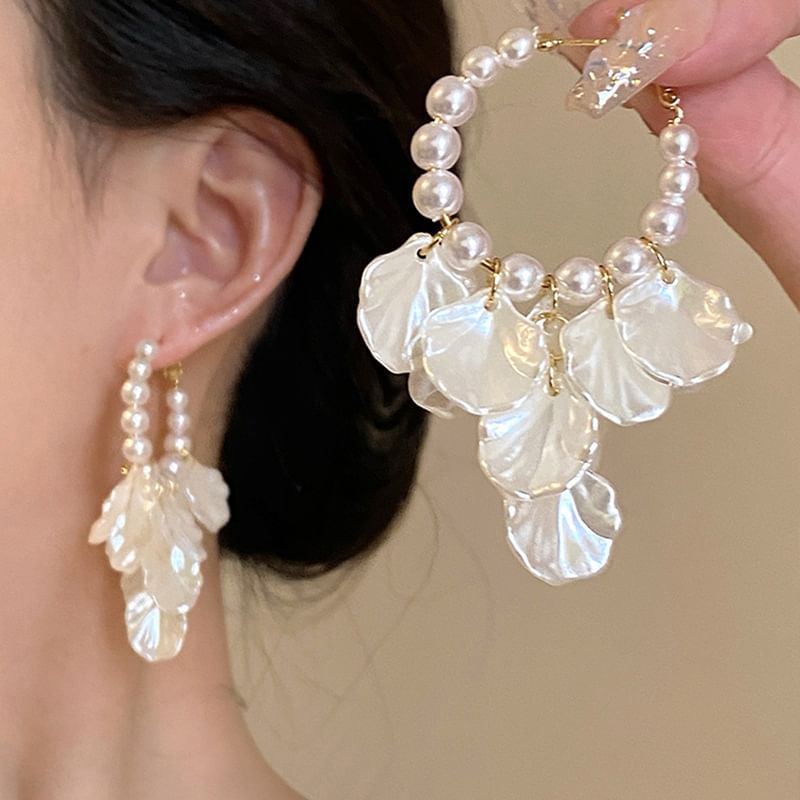 Drop Stud / Flower Pearl Ear Earring Faux