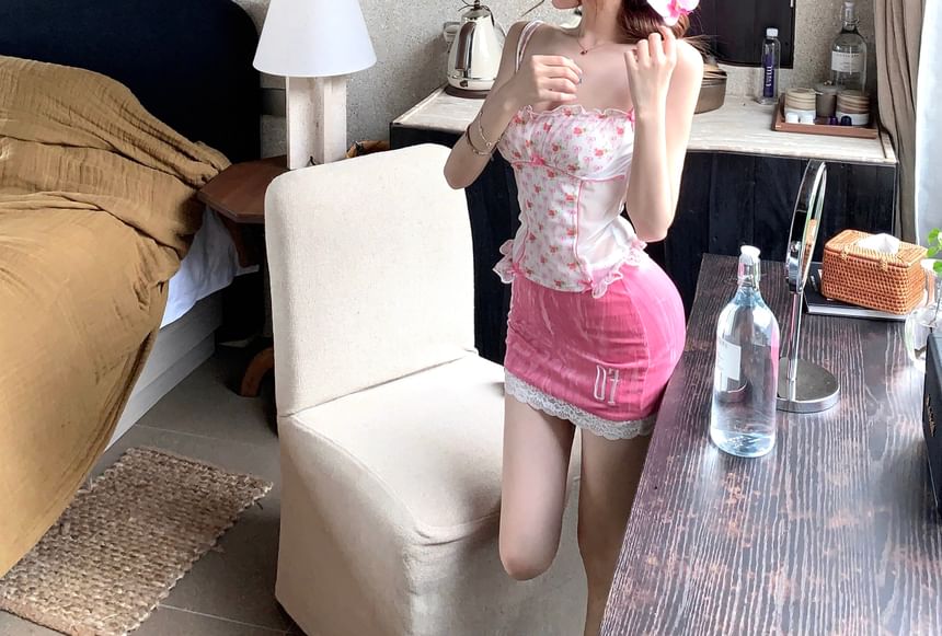 Camisole Bow Mini Panel / Print Trim Mest Lace Floral Pencil Ruffle Top Patterned Rise Skirt High