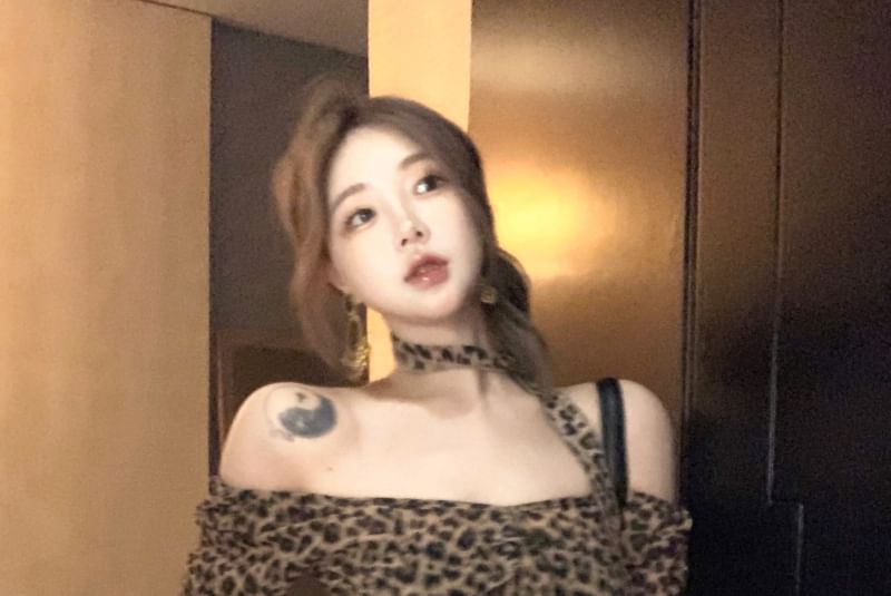 Ruffled Asymmetrical Blouse Print Leopard Long-Sleeve Choker-Neck