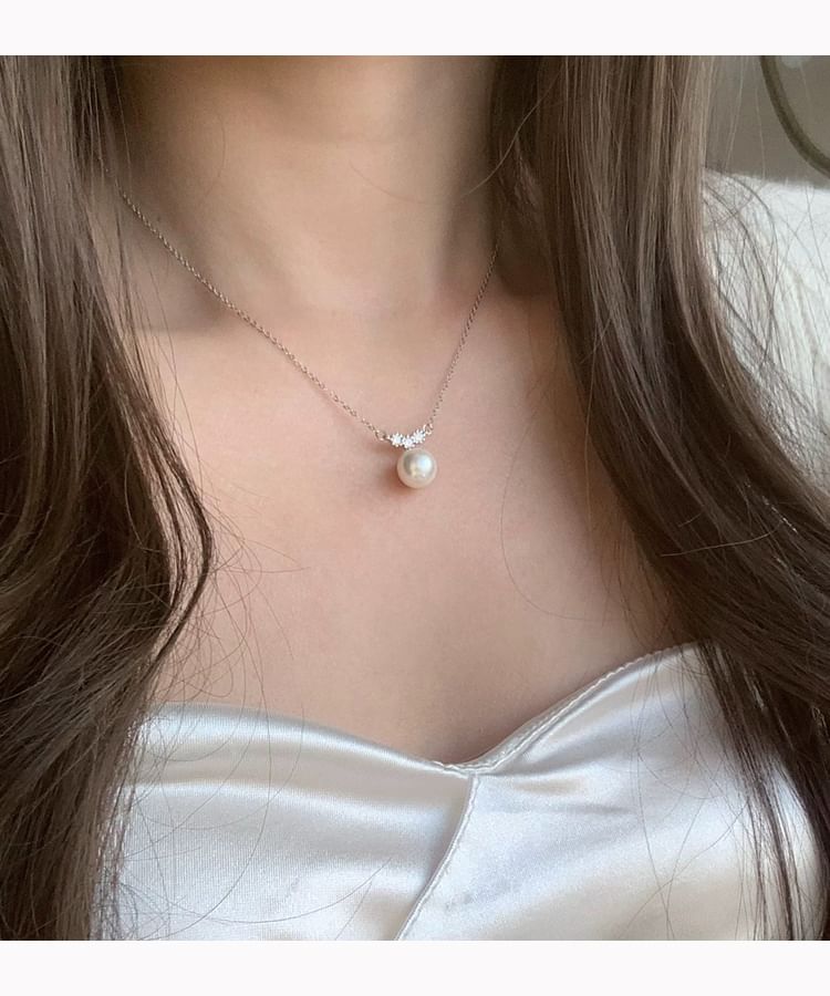 Pendant Pearl Star Necklace Faux Rhinestone /