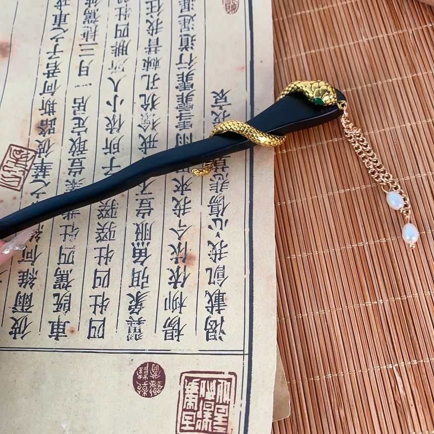 Faux Stick Fringed Hair Snake Pearl