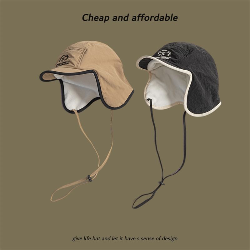 Lettering Print Hat Trapper