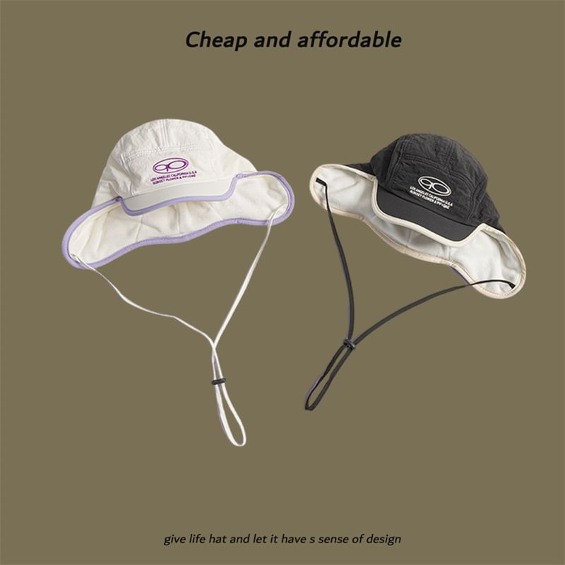 Lettering Print Hat Trapper