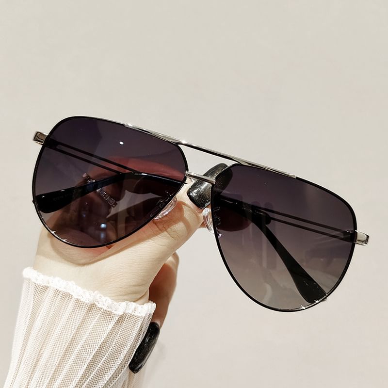 Metal Aviator Sunglasses