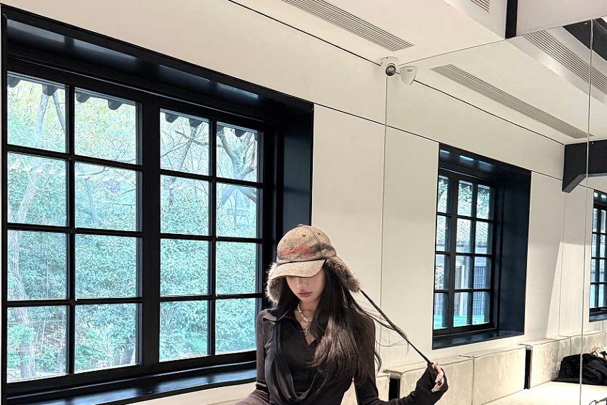 Plain Cropped Inverted Leg Rise Low Collar Pleated Tee Long-Sleeve Wide Pants /