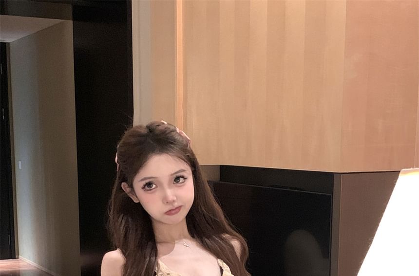 Mini Dotted A-Line / Rise Asymmetrical Skirt Scoop Plain Top Lace Neck Halter Mid Trim