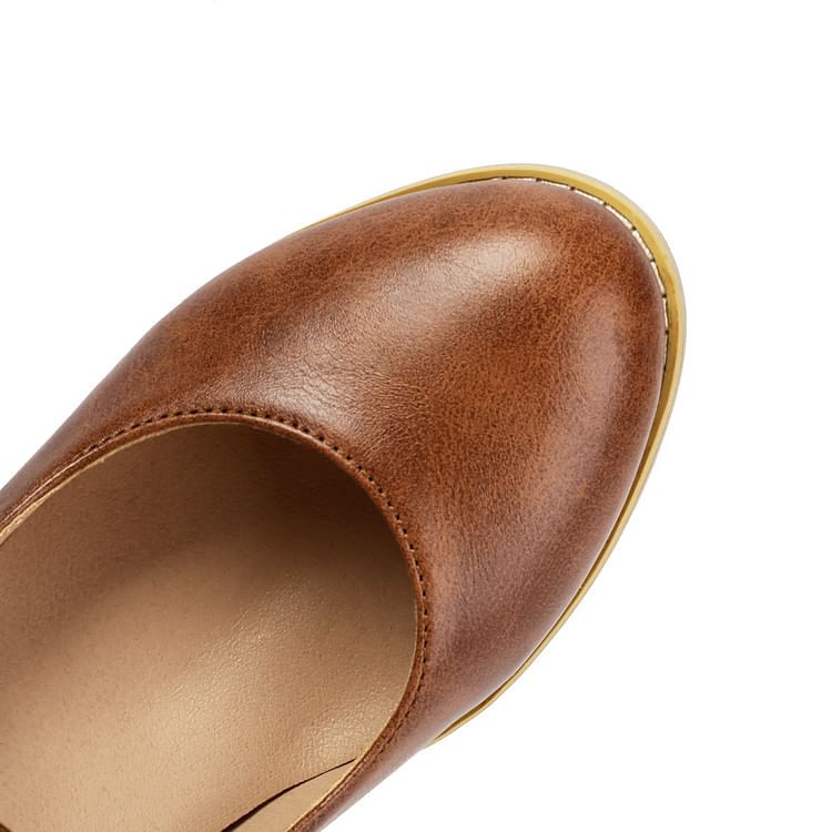 Jane Mary Round Heel Chunky Toe Pumps