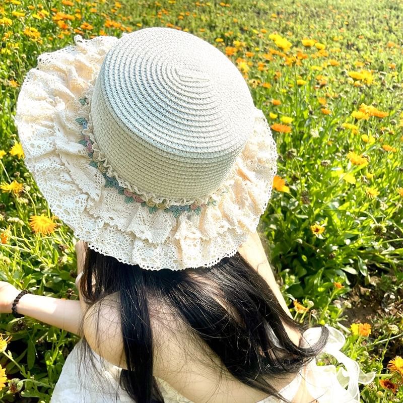 Applique Ruffle Hat Floral