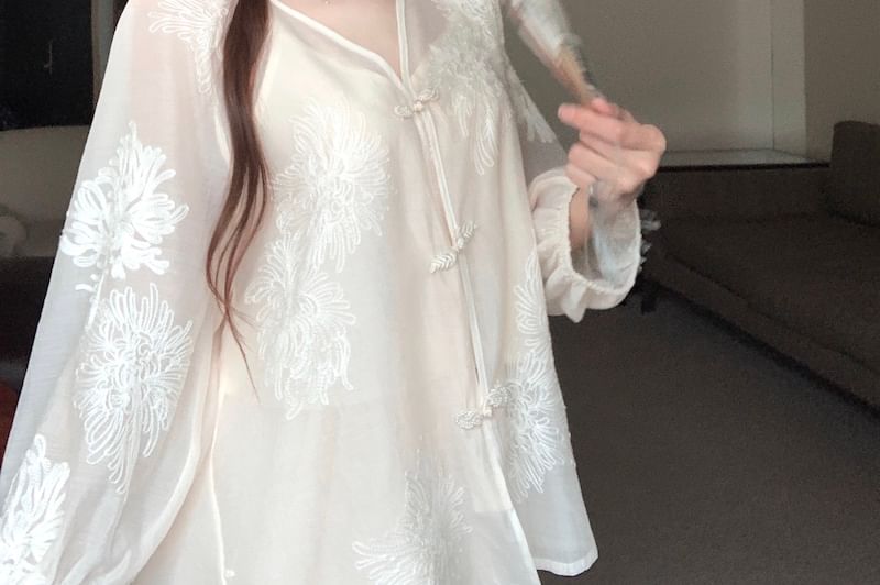 Maxi Top Blouse Set Plain Puff-Sleeve Embroidered Flower Rise Shorts / V-Neck A-Line Skirt Camisole High