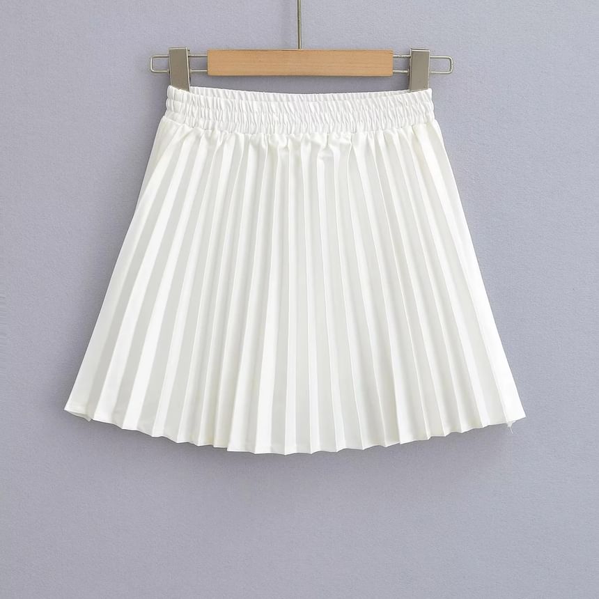 Pleated Mini Flared Skirt with Accented Waist and Accordion Folds
