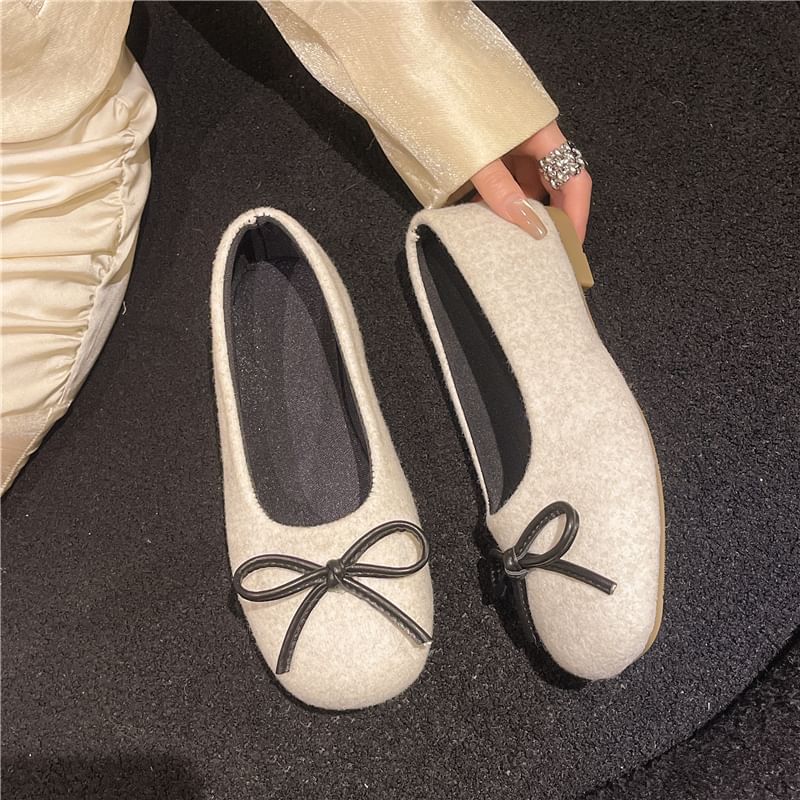 Flats Bow Accent Round Toe