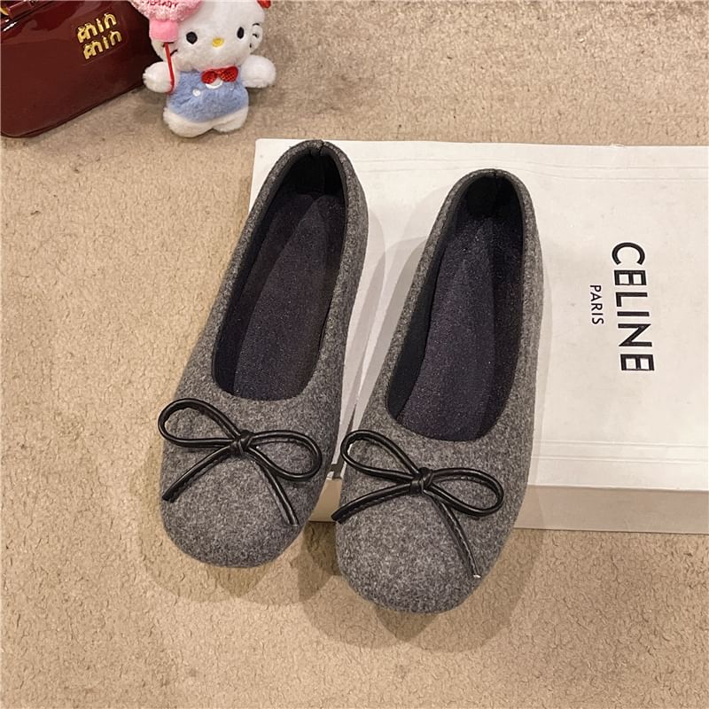 Flats Bow Accent Round Toe