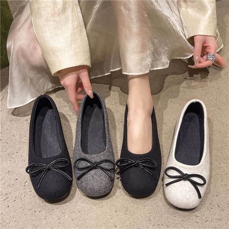 Flats Bow Accent Round Toe