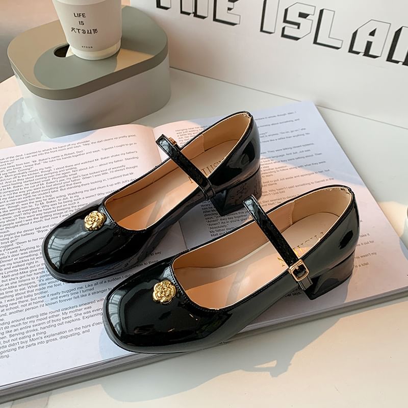 Accent Mary Chunky Jane Flower Heel Leather Pumps Patent