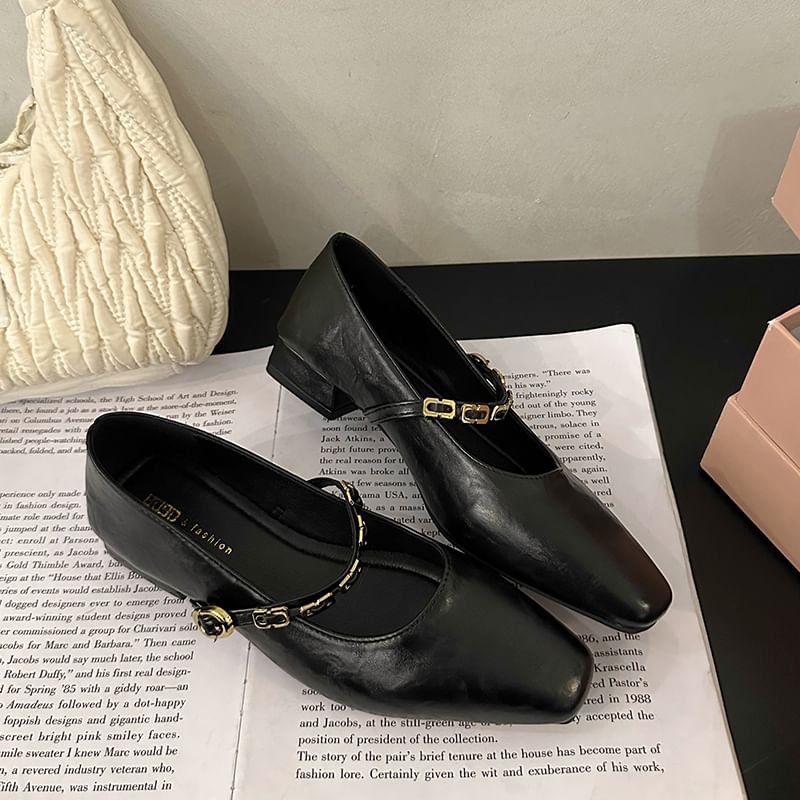 Mary Jane Buckled Faux Leather Heel Chunky Pumps