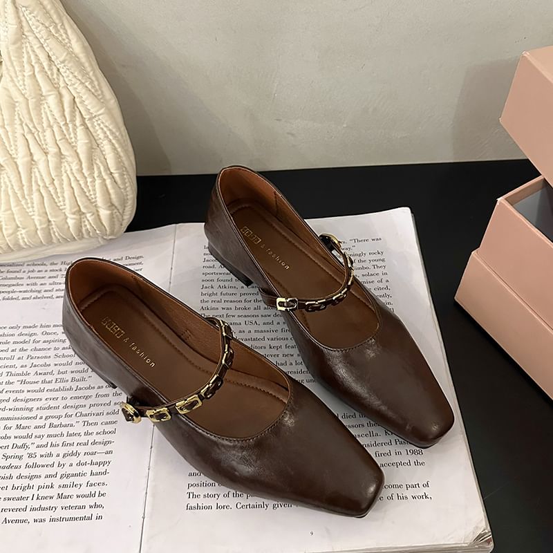 Mary Jane Buckled Faux Leather Heel Chunky Pumps