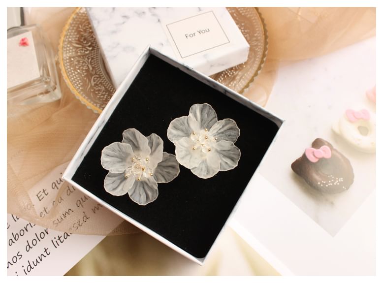 / Flower Stud Clip-On Earring Ear