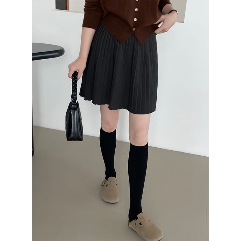Plain Pleated Mini Skirt with High Rise