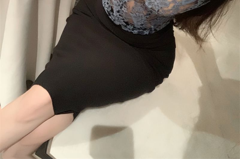 Sleeveless Lace V-Neck Top with Slim Pencil Skirt