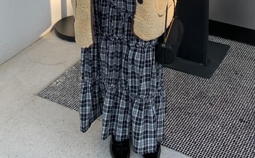 Tiered Midi Skirt with Plaid Pattern and High-Rise Fit