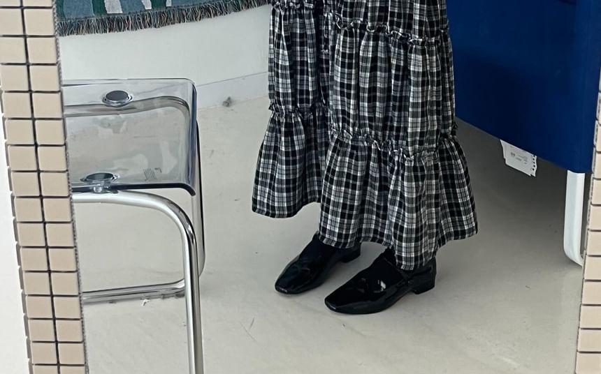 Tiered Midi Skirt with Plaid Pattern and High-Rise Fit