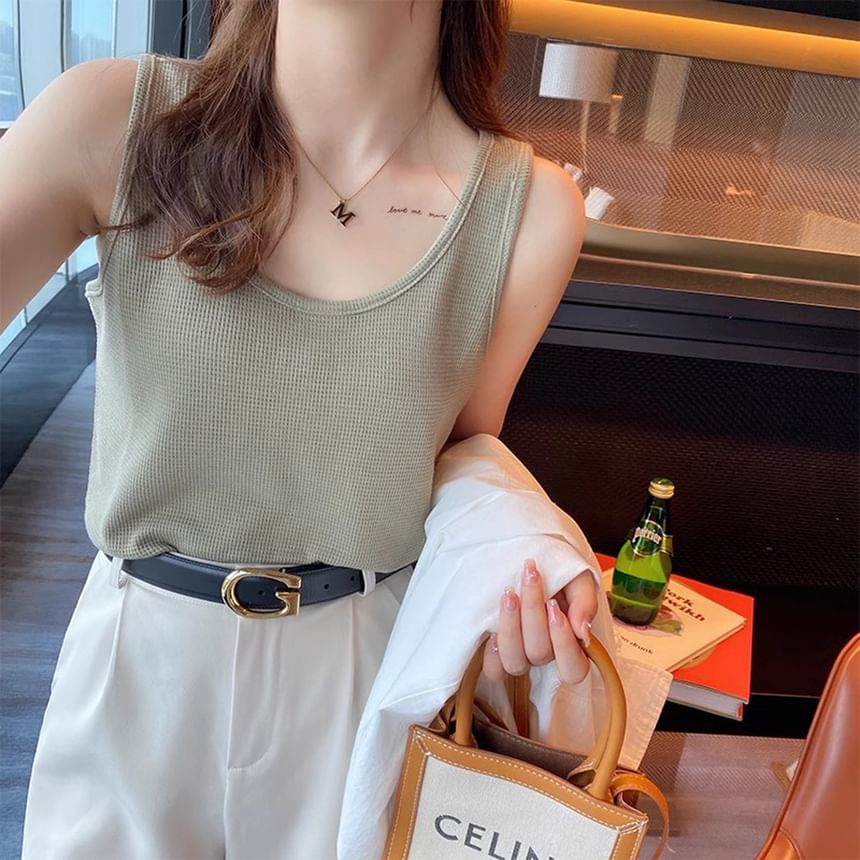 Plain Scoop Neck Tank Top