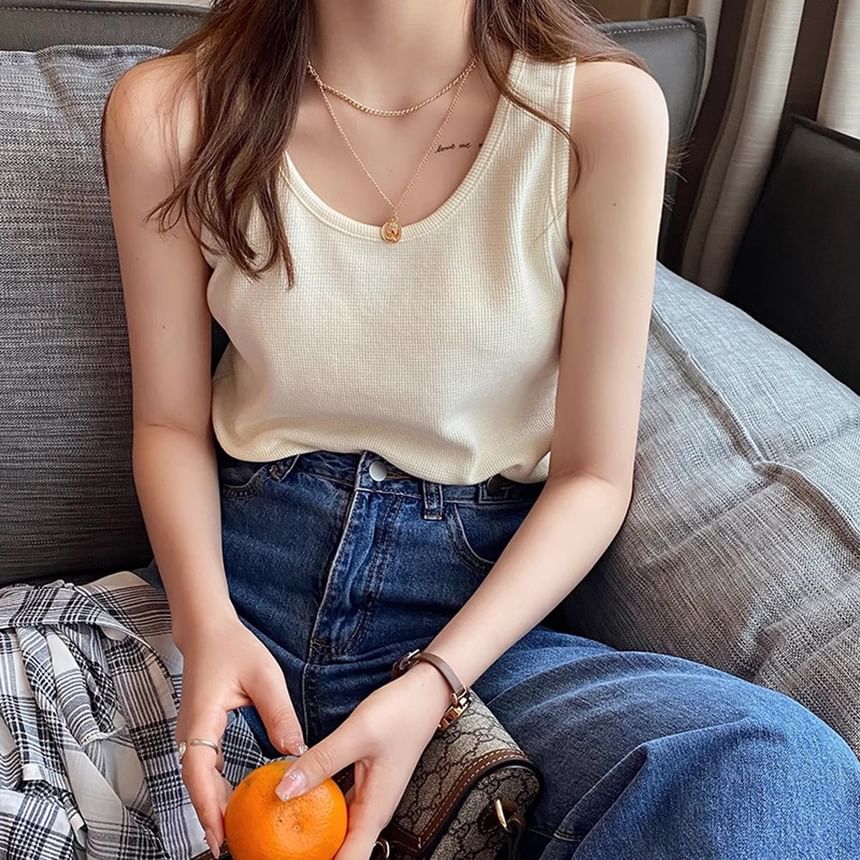 Plain Scoop Neck Tank Top