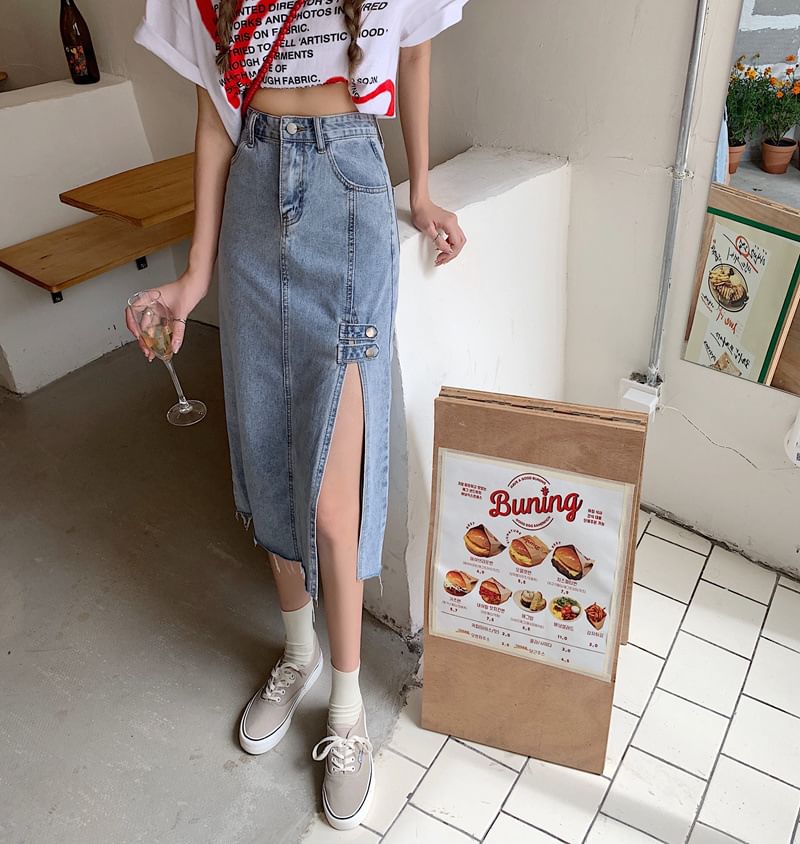 Frayed Buttoned Slit Denim Midi A-Line Skirt with High Rise