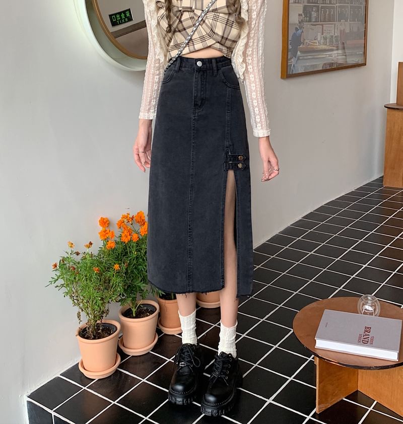 Frayed Buttoned Slit Denim Midi A-Line Skirt with High Rise