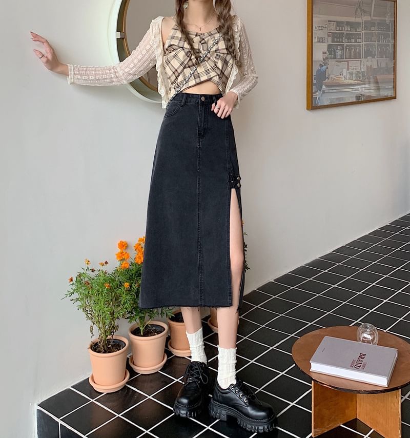 Frayed Buttoned Slit Denim Midi A-Line Skirt with High Rise