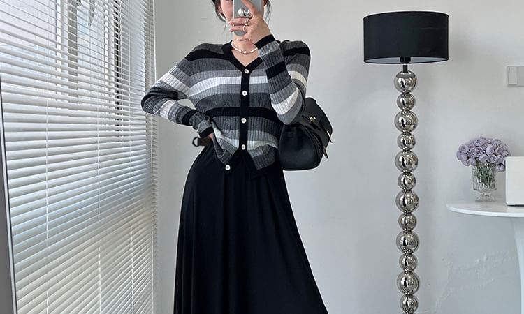 Comfortable Elastic Waist A-Line Maxi Skirt for Maternity