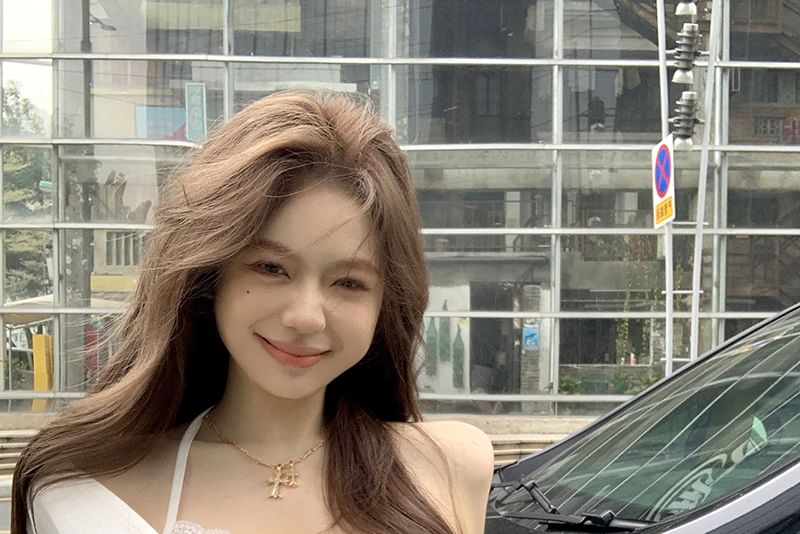 Slim Set: Halter Plain + Crop Camisole Back Fit Open Top T-Shirt Long-Sleeve V-Neck