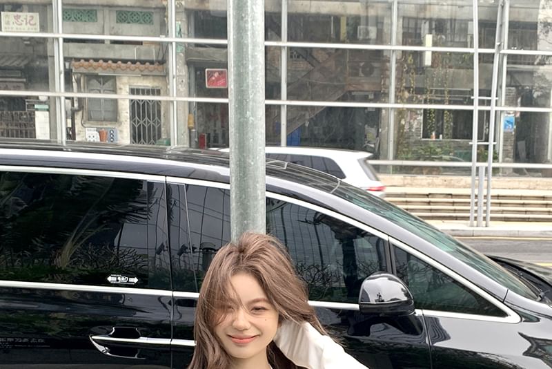 Slim Set: Halter Plain + Crop Camisole Back Fit Open Top T-Shirt Long-Sleeve V-Neck