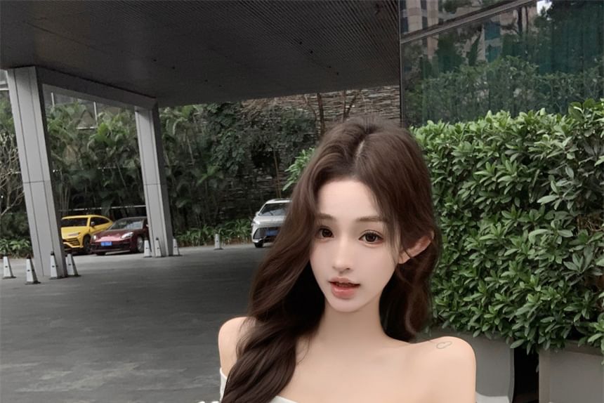 Plain Bow Accent Hem Ruffle Off-Shoulder T-Shirt Crop