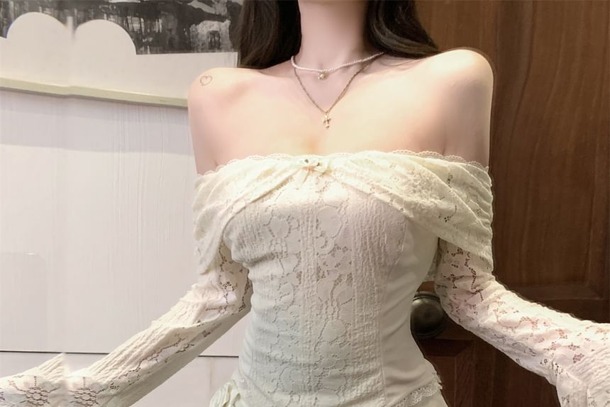 Floral Panel Long-Sleeve Slim Top / Mini Pencil Crop Lace High Rise Accent Off-Shoulder Skirt Fit