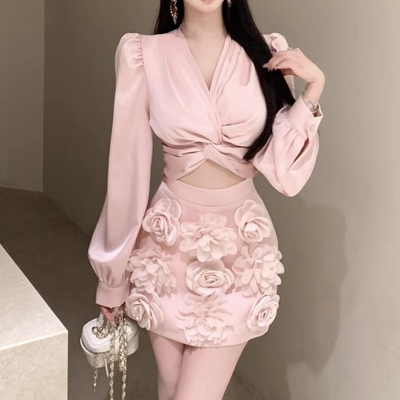 V-Neck Long Floral Sleeve Rise / High Crop Pencil Mini Applique Plain Skirt Ruched Blouse