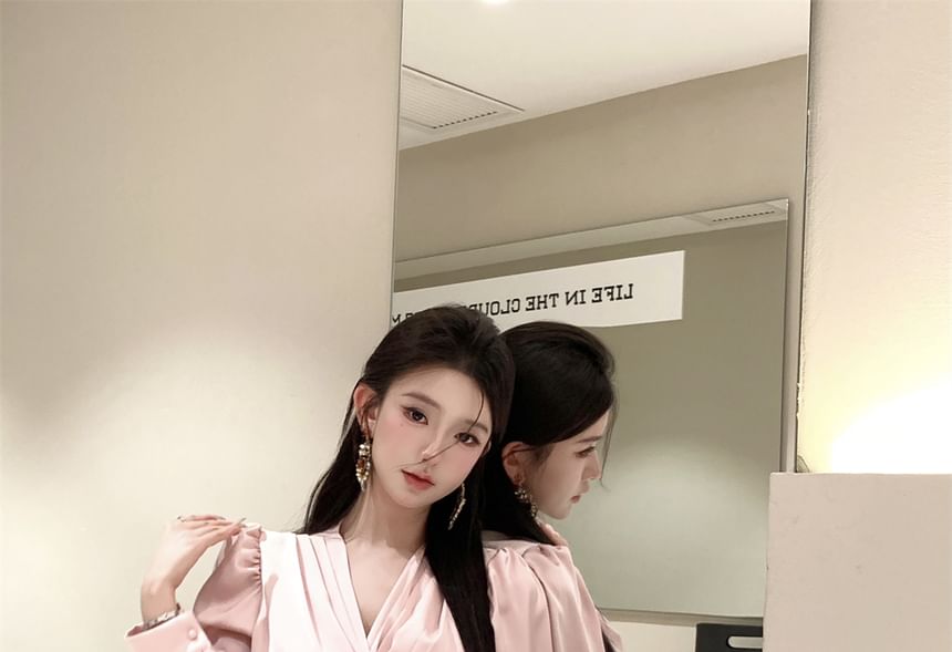 V-Neck Long Floral Sleeve Rise / High Crop Pencil Mini Applique Plain Skirt Ruched Blouse