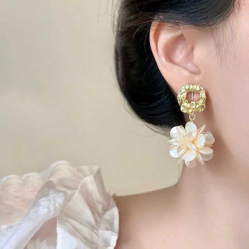 Dangle Floral Earring