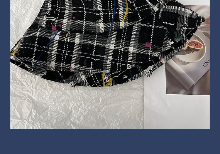 Bucket Hat Distressed Plaid
