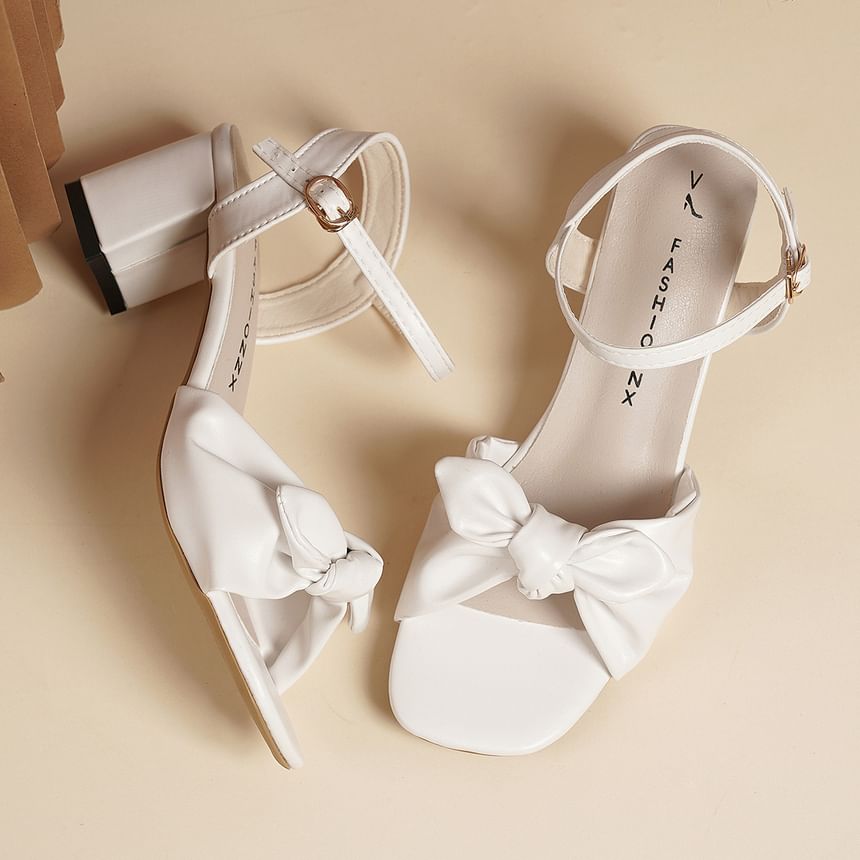 Block Heel Knot Accent Plain Sandals