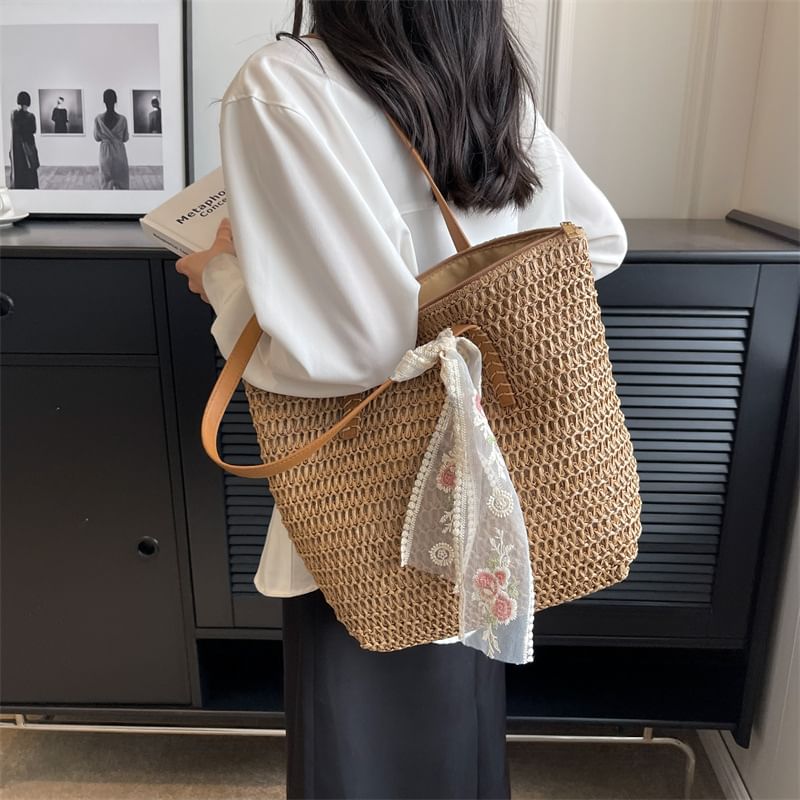 Straw + Set: Bag Scarf Tote
