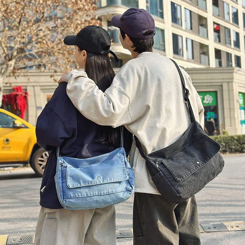 Bag Washed Denim Crossbody