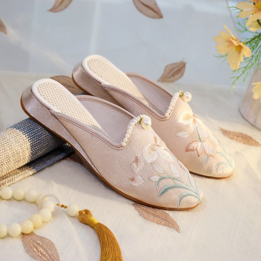Faux Floral Pearl Embroidered Mules
