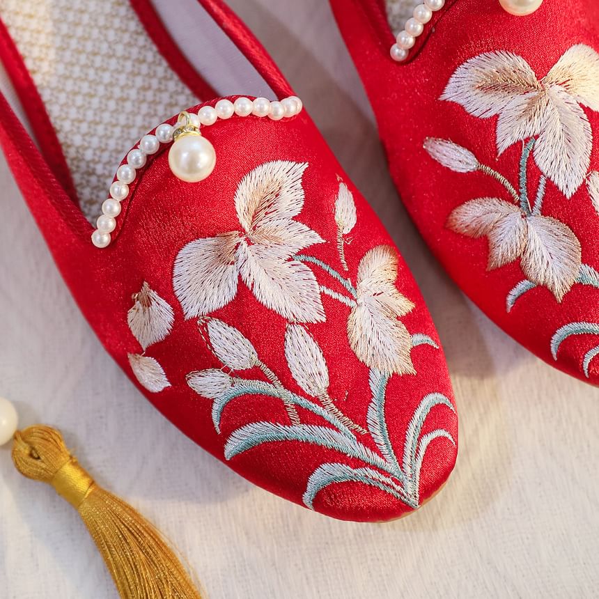 Faux Floral Pearl Embroidered Mules