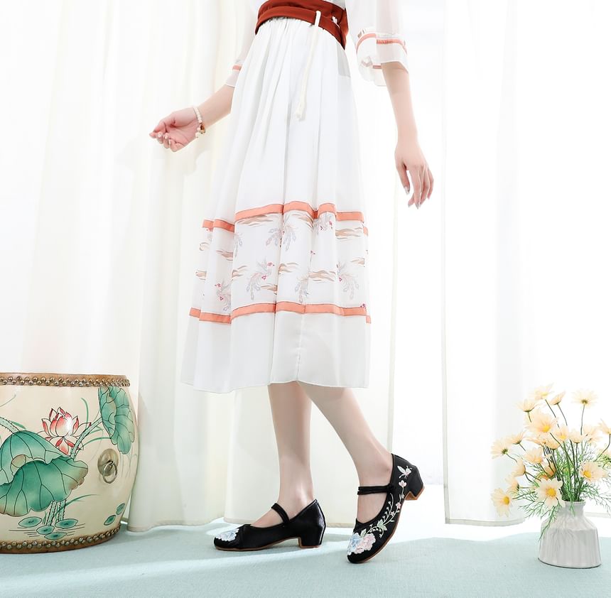 Heel Pumps Floral Embroidery Block